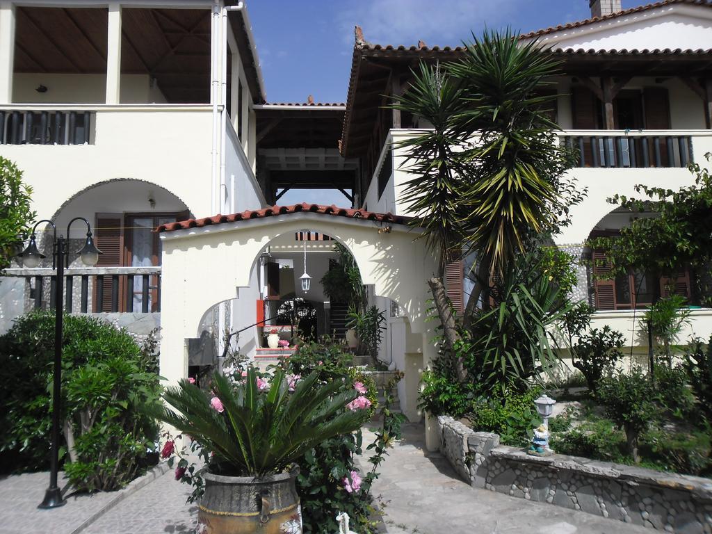 Villa Maria Chrani Buitenkant foto
