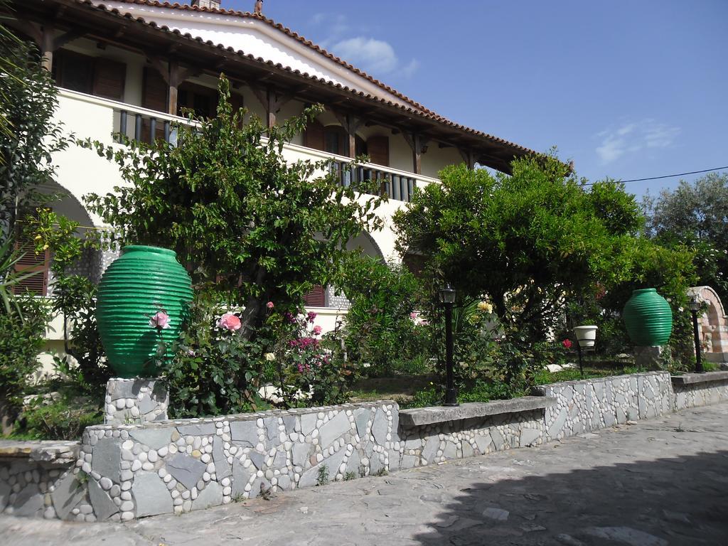 Villa Maria Chrani Buitenkant foto