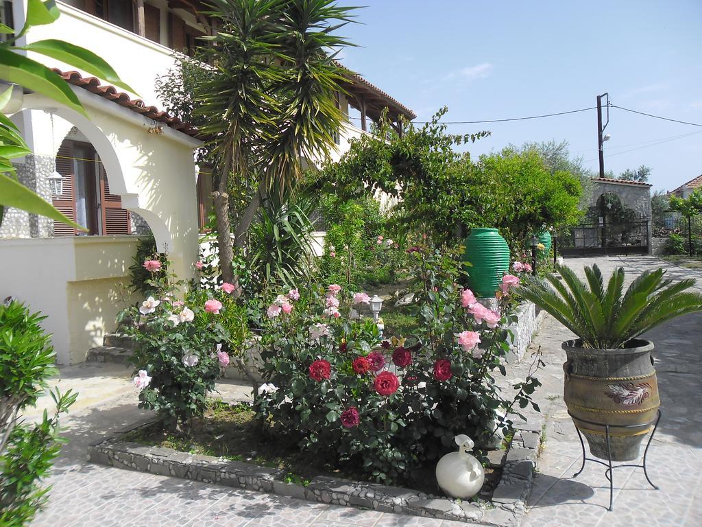 Villa Maria Chrani Buitenkant foto